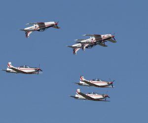 28.06.2019., Zadar - Goran Visnjic u letu s Krilima oluje. Poznati hrvatski i hollywoodski glumac Goran Visnjic letio je sa akrobatskom skupinom Krila Oluje na avionu Pilatus PC-9M.
Photo: Hrvoje Jelavic/PIXSELL