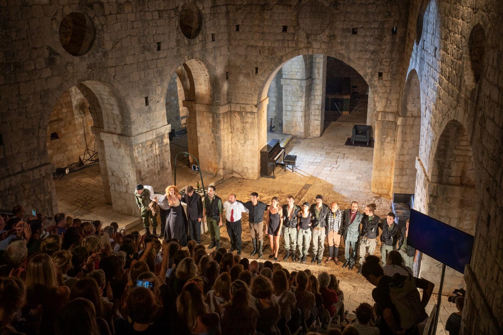 28.07.2019., Tvrdjava Lovrjenac, Dubrovnik - Na tvrdjavi Lovrjenac premijerno izvedena predstava Hamlet u reziji Paola Magellija.
Photo: Grgo Jelavic/PIXSELL