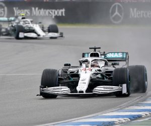epa07746106 British Formula One driver Lewis Hamilton (R) of Mercedes AMG GP and Finnish Formula One driver Valtteri Bottas of Mercedes AMG GP in action during the 2019 Formula One Grand Prix of Germany at Hockenheim Ring circuit in Hockenheim, Germany, 28 July 2019. The 2019 Formula One Grand Prix of Germany will take place on 28 July.  EPA/RONALD WITTEK