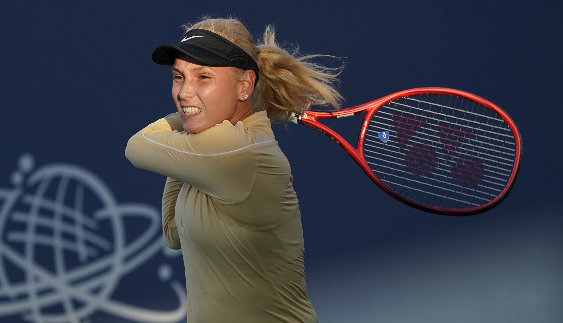 epa07755676 Donna Vekic of Croatia in action against Aryna Sabalenka of Belarus during a women's semifinal match at the Silicon Valley Classic tennis tournament in San Jose, California, USA, 03 August 2019.  EPA/JOHN G. MABANGLO