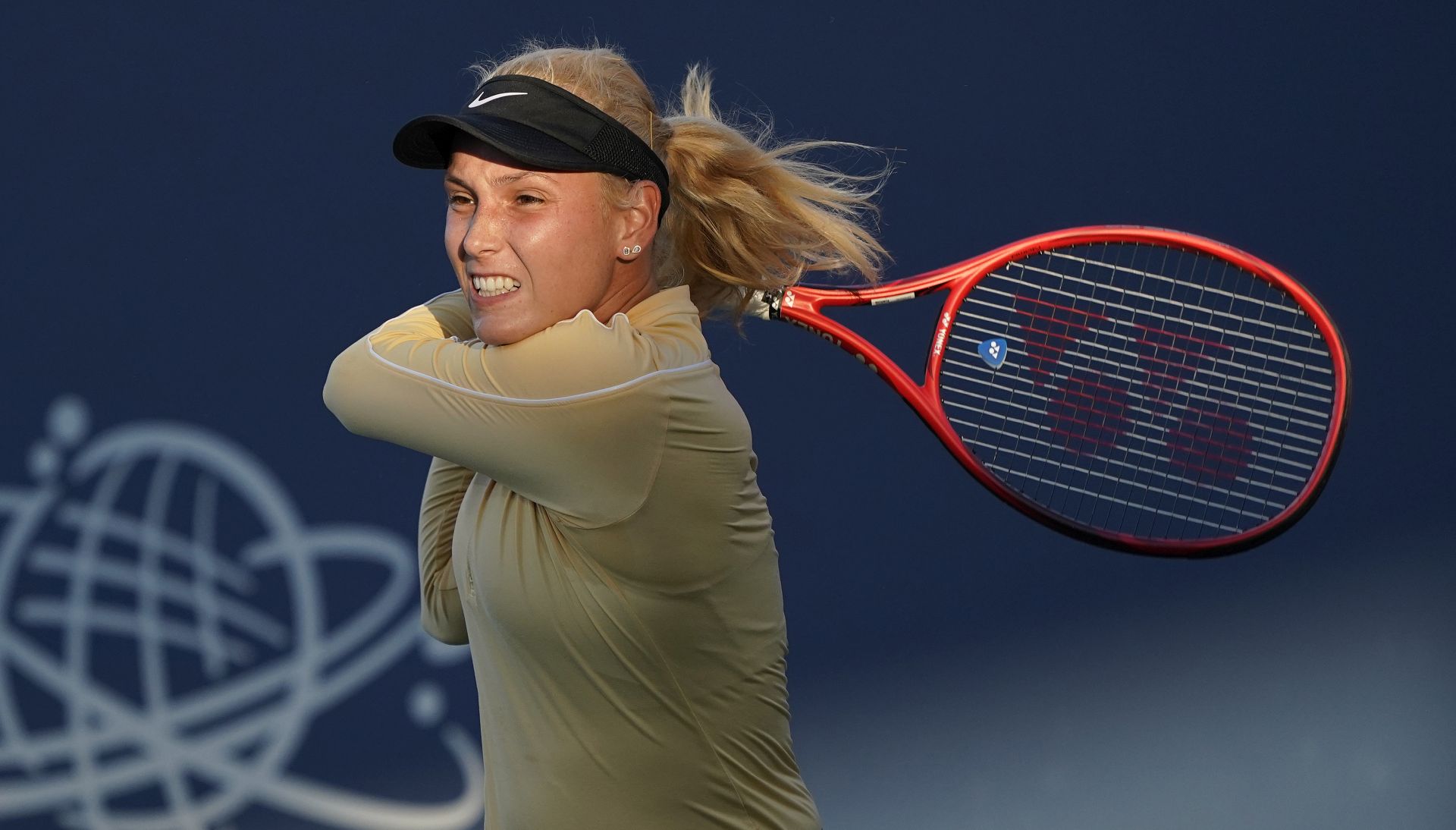 epa07755676 Donna Vekic of Croatia in action against Aryna Sabalenka of Belarus during a women's semifinal match at the Silicon Valley Classic tennis tournament in San Jose, California, USA, 03 August 2019.  EPA/JOHN G. MABANGLO