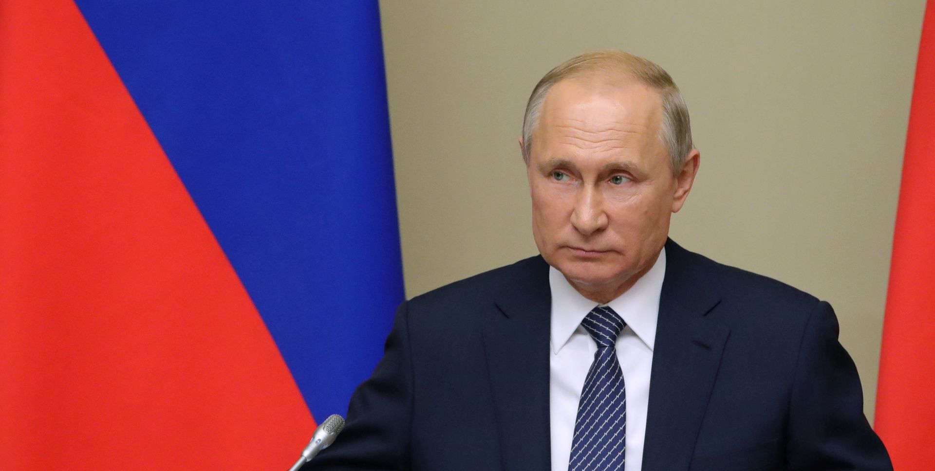 epa07757887 Russian President Vladimir Putin (C) chairs a Security Council meeting at Novo-Ogarevo residence, outside Moscow, Russia, 05 August 2019. Vladimir Putin made a statement regarding US pull out from the Intermediate-Range Nuclear Forces Treaty (INF Treaty).  EPA/MIKHAIL KLIMENTYEV / SPUTNIK / KREMLIN POOL / POOL MANDATORY CREDIT/SPUTNIK