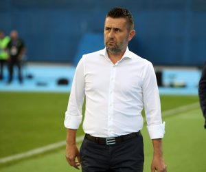 Zagreb, 06.08.2019 - Prva utakmica 3. kola kvalifikacija za nogometnu Ligu prvaka između GNK Dinama i Ferencvarosa na stadionu u Maksimiru. Na slici trener Dinama Nenad Bjelica.
foto HINA/ Damir SENČAR/ ds