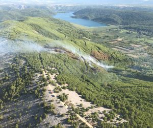 ibenik, 10.8.2019 - Jedan Airtractor AT-802 iz sastava Protupoarnih namjenski organiziranih snaga Oruanih snaga RH upuæen je u subotu, 10. kolovoza 2019. godine na poarite Dubravice-Koviliæi kod Skradina u ibensko-kninskoj upaniji kako bi i danas natapao opoareno podruèje, priopæeno je iz MORH-a.
foto HINA/ MORH/ OSRH/ OVZ Divulje/ M.Karaèiæ/ ua