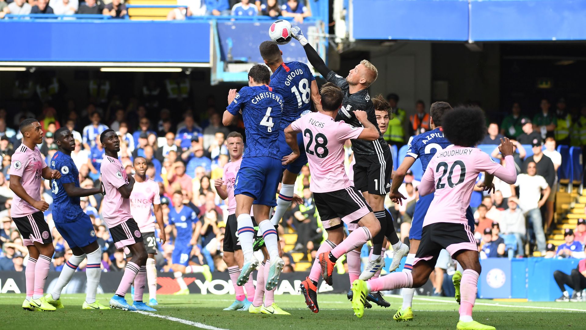 epa07779534 Leicester's goalkeeper Kasper Schmeichel (C) in action during the English Premier League soccer match between Chelsea FC and Leicester FC at Stamford Bridge in London, Britain, 18 August 2019.  EPA/ANDY RAIN EDITORIAL USE ONLY. No use with unauthorized audio, video, data, fixture lists, club/league logos or 'live' services. Online in-match use limited to 120 images, no video emulation. No use in betting, games or single club/league/player publications