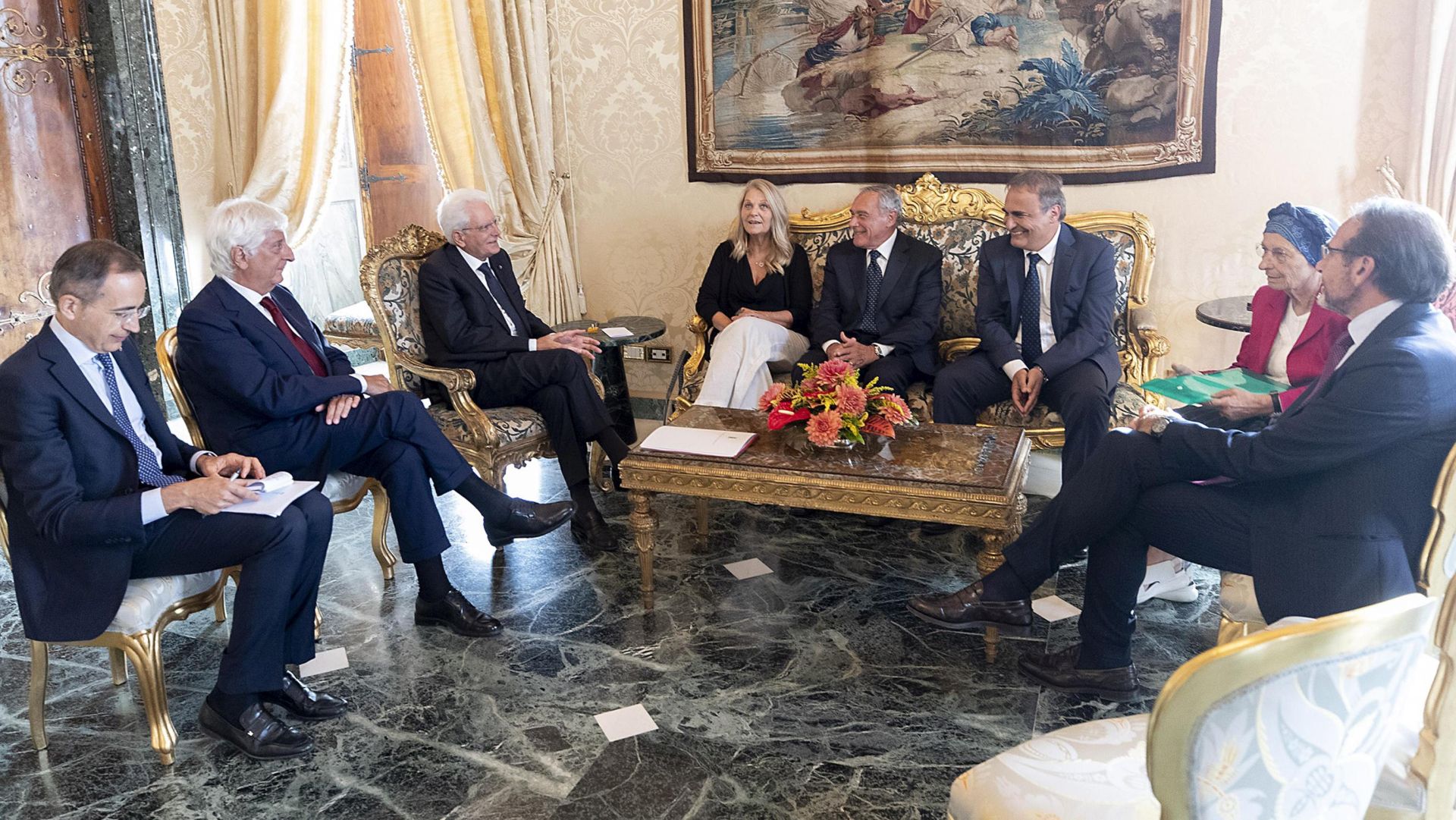epa07784625 A handout photo made available by  Quirinale Palace Press Office shows President of the Republic Sergio Mattarella (3L) with Loredana De Petris(4L) president of the Mixed Group (Gruppo Misto) of the Senate, the  Vice President of the Mixed Group Riccardo Nencini, representant of the PSI component(R) , Pietro Grasso (4R) head of 'Liberi e Uguali' Emma Bonino (2R), coordinator of ' More Europe with Emma Bonino' and Ricardo Antonio Merlo(3R) , representant of  MAIE component  in the Quirinale Palace during the first round of formal political consultations following the resignation of Prime Minister Giuseppe Conte, Rome, Italy, 21 August 2019.  EPA/PAOLO GIANDOTTI / QUIRINALE PALACE HANDOUT  HANDOUT EDITORIAL USE ONLY/NO SALES