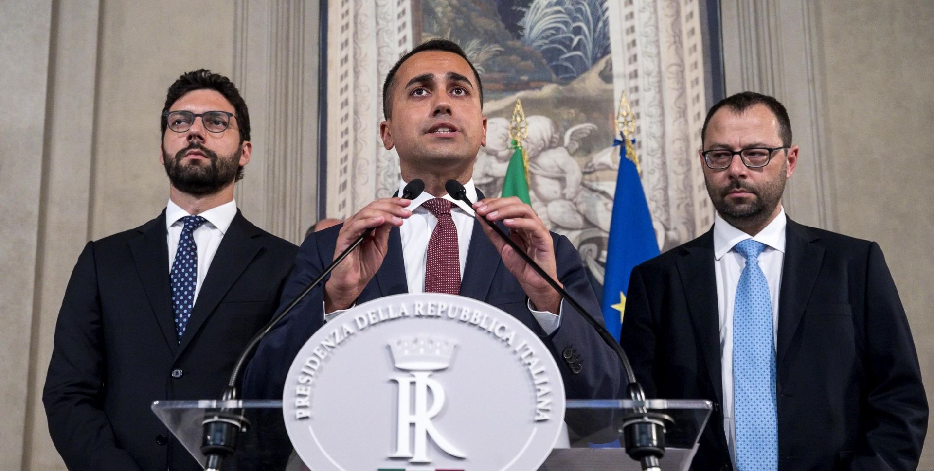 epa07786174 Italian Deputy Premier, Labour Minister and Five Star Movement (M5S) leader Luigi Di Maio Luigi Di Maio (C) addresses the media after a meeting with Italian President Sergio Mattarella at the Quirinale Palace for the first round of formal political consultations following the resignation of Prime Minister Giuseppe Conte, in Rome, Italy, 22 August 2019.  EPA/ANGELO CARCONI