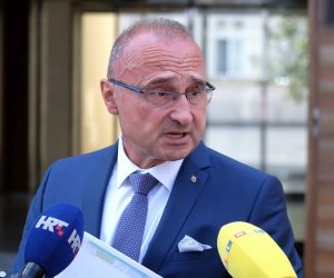 Zagreb, 27.08.2019. . Dolazak ministara na uži kabinet  Vlade.
Na fotografiji Goran Grlić Radman.
foto HINA/ Edvard ŠUŠAK/ es