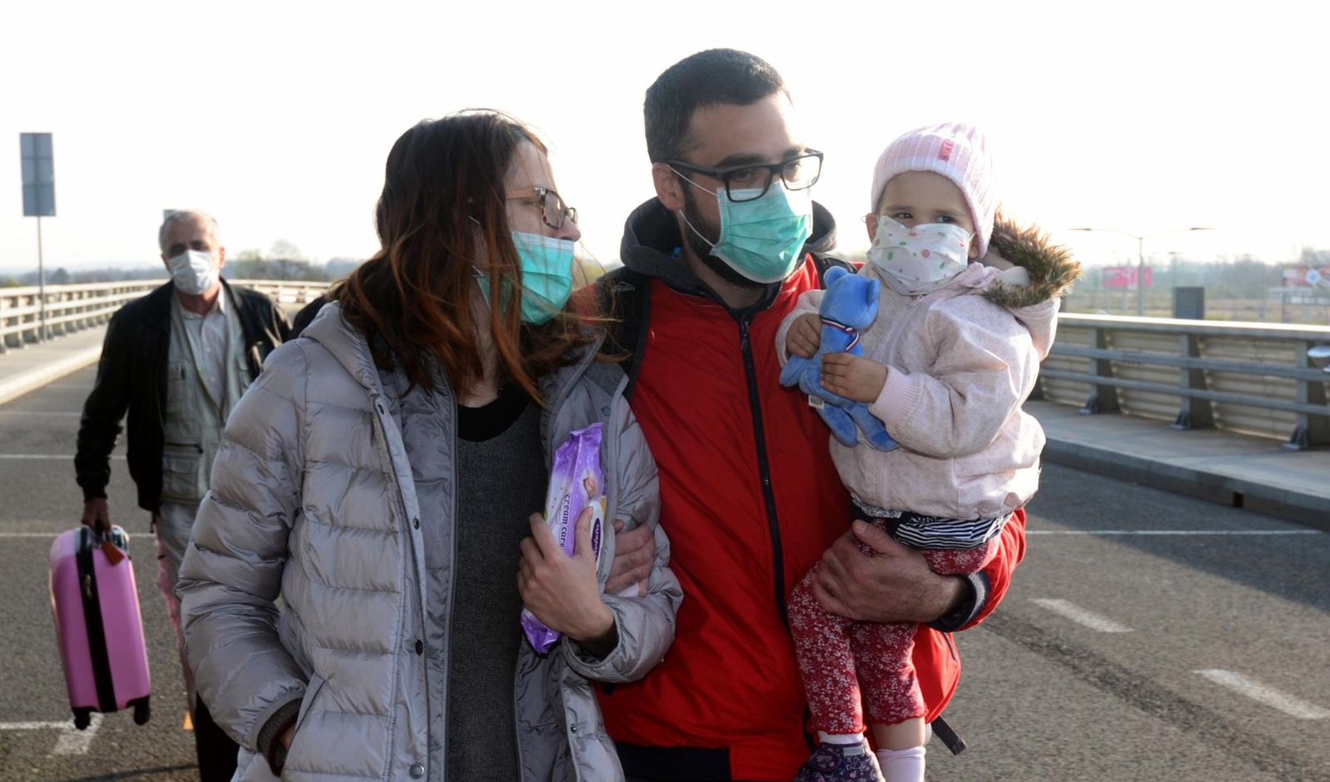 02.04.2019., Zagreb - Mila Roncevic u pratnji roditelja Sanje i Marina Roncevica odlazi iz Medjunarodne Zracne luke dr. Franjo Tudjman u SAD gdje ce ju u Philadelphiji docekati medicinski tim bolnice Children's Hospital of Philadelphia. Photo: Marko Prpic/PIXSELL
