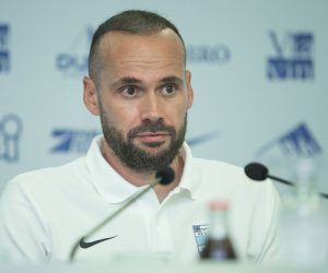 01.08.2019., stadion Gradski vrt, Osijek - Uzvratni susret 2. pretkola UEFA Europske lige, NK Osijek - CSKA Sofija. Trener Osijeka na konferenciji za medije nakon poraza na jedanaesterce Photo: Davor Javorovic/PIXSELL