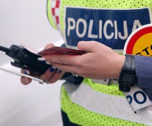 Policija provodi cjelodnevni nadzor brzine kretanja vozila 03.04.2019., Karlovac - Na podrucju svih policijskih uprava u Hrvatskoj danas se provodi cjelodnevni nadzor kretanja brzine vozila. Akcija se provodi temeljem Plana organizacije TISPOL- mreze prometnih policija, a brzina se mjeri u velikom broju lokacija, u naseljenim mjestima, izvan naselja i na autocestama.
Photo: Kristina Stedul Fabac/PIXSELL