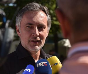 05.08.2019., Knin - Predsjednicki kandidat i pjevac Miroslav Skoro dosao je u Knin na Dan pobjede i domovinske zahvalnosti. Photo: hrvoje Jelavic/PIXSELL