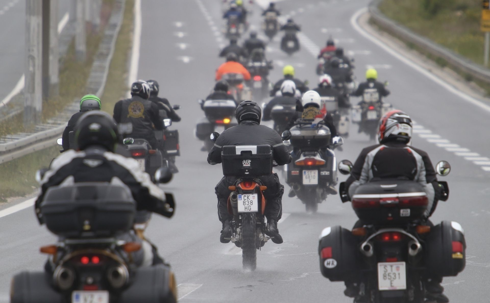 09.05.2019., Split - 3. Rotary Moto Rally Plus 2019., humanitarna akcija u kojoj se sakuplja novac za humanitarno socijalnu udrugu Sveti Bartolomej iz Knina, a koja skrbi za osobe s invaliditetom. Motoristi na cesti kod Dugopolja.
Photo:Ivo Cagalj/PIXSELL