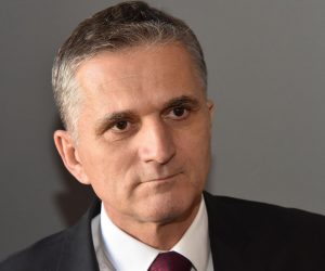 Poreč: Ministar Marić potpisao ugovor o dodjeli zemljišta za potrebu zatvorenog parkirališta 12.03.2019., Porec Ministar drzqavne imovine Goran Maric posjetio u sklopu radnog posjeta Istri Grad Porec te je potpisao ugovor o upotrebi nekretnina, vrtova kod Cantine za potrebe zatvorenog parkiralista. Photo: Dusko Marusic/PIXSELL