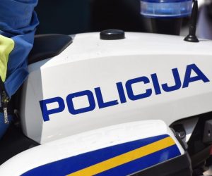 13.05.2018., Sibenik - Oznake na policijskim motorima. 
Photo: Hrvoje Jelavic/PIXSELL