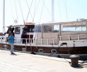 14.08.2019., Hvar - Policijski ocevid na jedrenjaku Atlantia na kojemu je doslo do smrti 57-godisnjeg talijanskog turista i teskog trovanja jos petero osoba. 
Photo: Ivo Cagalj/PIXSELL