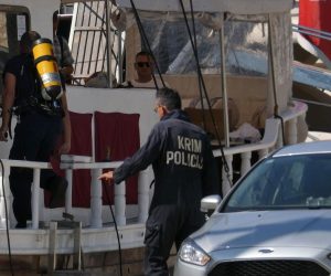 14.08.2019., Hvar - Policijski ocevid na jedrenjaku Atlantia na kojemu je doslo do smrti 57-godisnjeg talijanskog turista i teskog trovanja jos petero osoba. Mjerenje koncentracije plina na brodu. 
Photo: Ivo Cagalj/PIXSELL