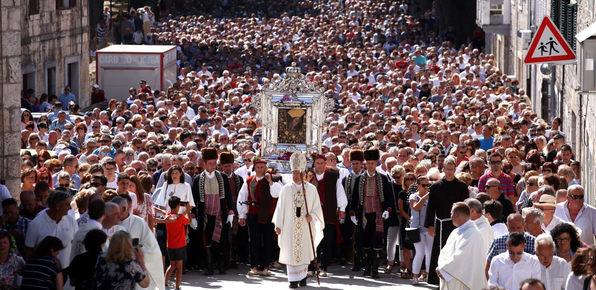 15.08.2019, Sinj - Procesija sa slikom Cudotvorne Gospe Sinjske povodom blagdane Velike Gospe. 
Photo: Miranda Cikotic/PIXSELL