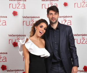 16.03.2018., Zagreb - Dolazak poznatih na crveni tepih u HNK na dodjelu medijskih nagrada Vecernjakova ruza za 2017. Franka Batelic i Vedran Corluka. 

Photo: Davor Puklavec/PIXSELL