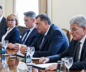 16.07.2019., Sarajevo, Bosna i Hercegovina - 
Clanovi Predsjednistva BiH Milorad Dodik, Zeljko Komsic i Sefik Dzaferovic primili su u posjetu generala Toda D. Woltersa, vrhovnog komandanta Saveznickih snaga za Evropu (SACEUR).
Photo: Armin Durgut/PIXSELL