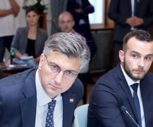 19.07.2019., Zagreb - Saborski Odbor za rad, mirovinski sustav i socijalno partnerstvo raspravlja o povjerenju novom ministru Josipu Aladrovicu.
Photo: Patrik Macek/PIXSELL