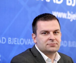 20.05.2019., Zagreb - U Novinarskom domu odrzana je konferencija za medije i javno predstavljanje projekta "Grad Bjelovar - najtransparentniji grad u Hrvatskoj". Grad Bjelovar je preko aplikacije otvorio gradski proracun za javnost. Vuk Vukovic iz Instituta sinergije znanosti i drustva Photo: Patrik Macek/PIXSELL