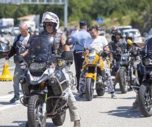 20.07.2019., Krcki Most - Prosvjed motociklista na Krckom mostu zbog naplate mostarine. Motociklisti sitnisem placali most stvorivsi jos vecu guzvu. 
Photo: Nel Pavletic/PIXSELL