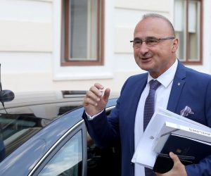 21.08.2019., Zagreb - Nakon ljetne stanke u Banskim dvorima odrzana je sjednica uzeg kabineta Vlade RH. Gordan Grlic Radman, ministar vanjskih i europskih poslova Photo: Patrik Macek/PIXSELL