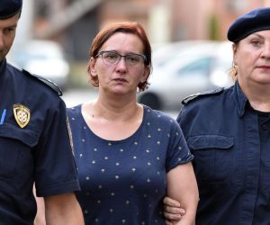 22.08.2019., Varazdin - Policija dovela Smiljanu Srnec na Zupanijski sud na sjednicu Optuznog vijeca. Smiljanu Srnec tereti se da je 2000. godine u obiteljskoj kuci u Palovcu ubila svoju sestru cije je tijelo pronadjeno u zamrzivacu 16. veljace 2019. godine. Photo: Vjeran Zganec Rogulja/PIXSELL