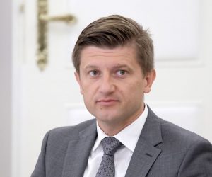 22.08.2019., Zagreb - Na svojoj 174. sjednici Vlada RH je, uz ostalo, raspravljala o prijedlogu kandidata Republike Hrvatske za clana Europske komisije, u mandatnom razdoblju od 2019. do 2024. godine. Potpredsjednik Vlade i ministar financija Zdravko Maric.
Photo: Patrik Macek/PIXSELL
