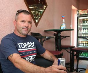 22.08.2019., Uzdolje - U restoranu Petko u Uzdolju napadnuti su ljudi koji su gledali utakmicu play offa Lige prvaka izmedju Young Boysa i Crvene zvezde. Vlasnik Boris Petko.
Photo: Dusko Jaramaz/PIXSELL