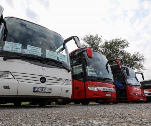23.08.2019,Zagreb - Prosvjedna voznja vozaca javnolinijskog prijevoza krenula je s parkiralista kod Zagrebacko velesajma prema Ministarstvu mora, prometa i veza. Photo: Jurica Galoic/PIXSELL