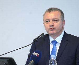 29.05.2019., HUB385, Zagreb - Ministar rada i mirovinskoga sustava Marko Pavic predstavio je novi Poziv Europskog socijalnog fonda za dostavu projektnih prijedloga Jacanje poslovanja drustvenih poduzetnika – faza I ukupne vrijednosti 100.010.000 kuna. Darko Horvat, ministar gospodarstva, poduzetnistva i obrta
Photo: Luka Stanzl/PIXSELL
