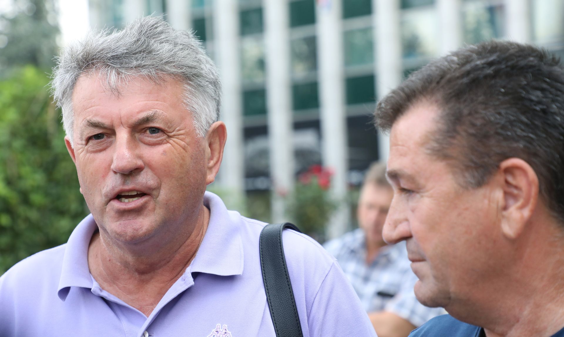 Zagreb, 27.08.2019. - Sastanak Sindikata prometa i veza i Udruga sindikata vozaèa i prometnih radnika s resornim ministrom Olegom Butkoviæem. Na fotografiji Stjepan Lisièak (SPIVH), Anto Jeliæ (Sindikat vozaèa i prometnih radnika ZET Zagreb) nakon sastanka. foto HINA/ Lana SLIVAR DOMINIÆ/ lsd