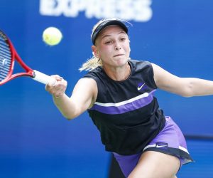 epa07817463 Donna Vekic of Croatia hits a return to Belinda Bencic of Switzerland during their match on the tenth day of the US Open Tennis Championships the USTA National Tennis Center in Flushing Meadows, New York, USA, 04 September 2019. The US Open runs from 26 August through 08 September.  EPA/JUSTIN LANE