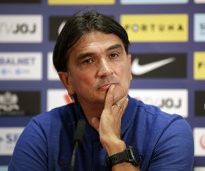 Trnava, 5.9.2019 - Konferencija za medije hrvatske nogometne reprezentacije na stadionu Anton Malatinsky uoèi sutranje utakmice kvalifikacija za Europsko nogometno prvenstvo 2020 protiv Slovaèke. Na slici izbornik Zlatko Daliæ.
foto HINA/ Tomislav PAVLEK/ ua
