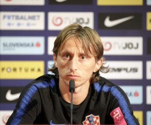 Trnava, 5.9.2019 - Konferencija za medije hrvatske nogometne reprezentacije na stadionu Anton Malatinsky uoèi sutranje utakmice kvalifikacija za Europsko nogometno prvenstvo 2020 protiv Slovaèke. Na slici Luka Modriæ.
foto HINA/ Tomislav PAVLEK/ ua