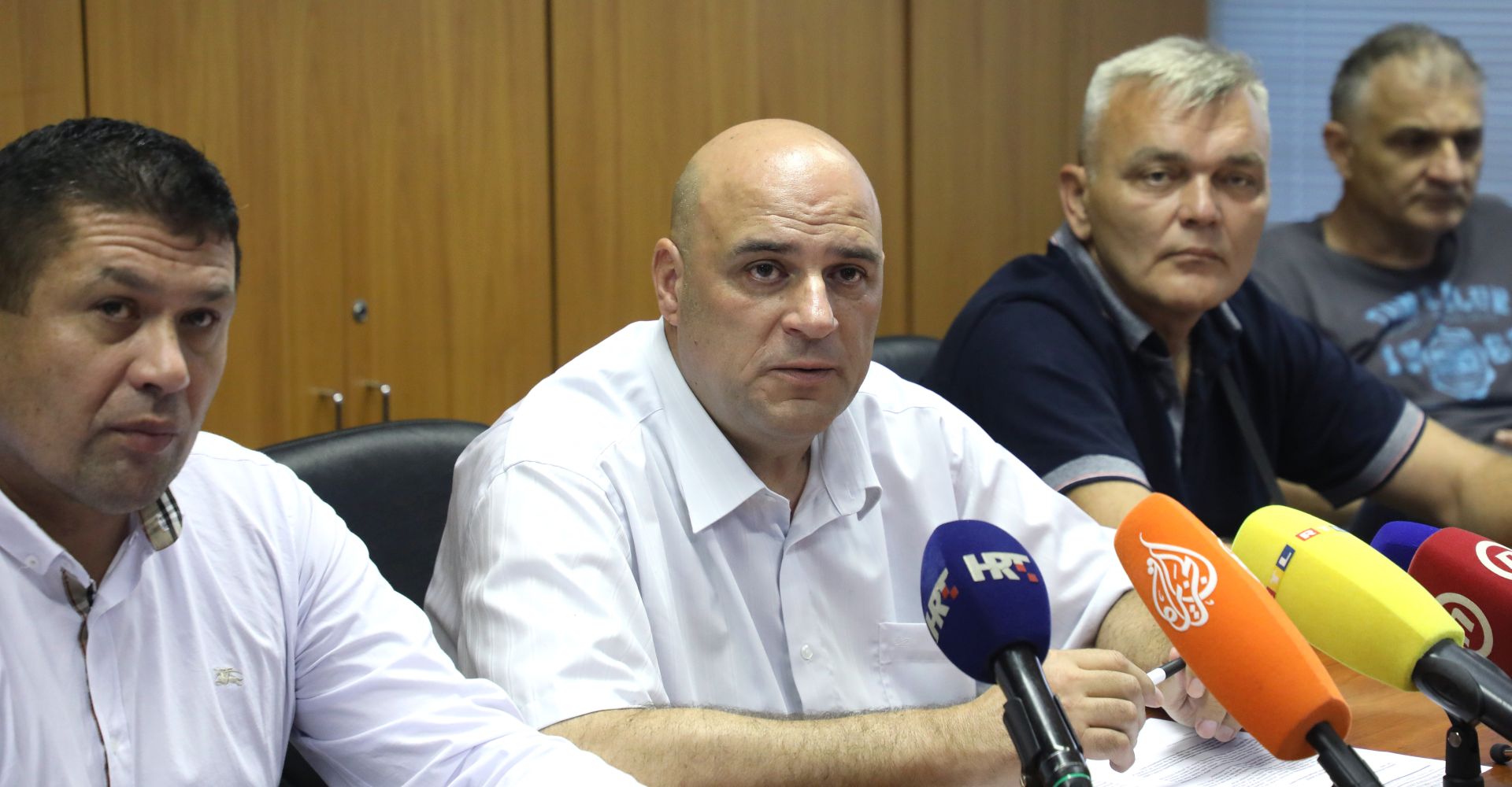 Zagreb, 13.09.2019. - Konferencija za medije HVIDRA-e RH na temu izjava i postupaka Milorada Pupovca. Na fotografiji predsjednik Glavnog odbora HVIDR-e RH Josip Peria (C). foto HINA/ Lana SLIVAR DOMINIÆ/ lsd