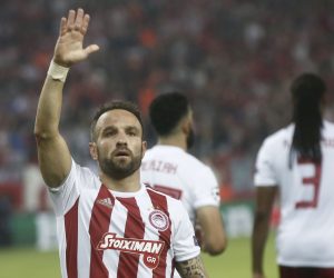 epa07851346 Olympiacos' Mathieu Valbuena celebrates after scoring a goal during the UEFA Champions League group B soccer match between Olympiacos and Tottenham Hotspur at Karaiskaki stadium in Piraeus, Greece, 18 September 2019.  EPA/YANNIS KOLESIDIS