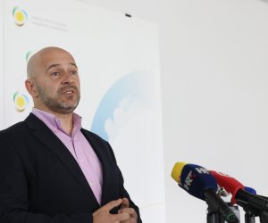 Zagreb, 26.09.2019 - Direktor Fonda za zatitu okolia Dubravko Pono odrao je novu konferenciju za novinare nakon zahtjeva za njegovom ostavkom.
foto HINA/ Lana SLIVAR DOMINIÆ/ ik
