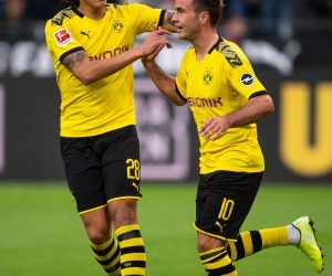 28 September 2019, Dortmund: Dortmund's Mario Goetze (R) celebrates scoring his side's first goal with teammate Axel Witsel during the German Bundesliga soccer match between Borussia Dortmund and Werder Bremen at Signal Iduna Park. Photo: Marius Becker/dpa - WICHTIGER HINWEIS: Gemäß den Vorgaben der DFL Deutsche Fußball Liga bzw. des DFB Deutscher Fußball-Bund ist es untersagt, in dem Stadion und/oder vom Spiel angefertigte Fotoaufnahmen in Form von Sequenzbildern und/oder videoähnlichen Fotostrecken zu verwerten bzw. verwerten zu lassen.