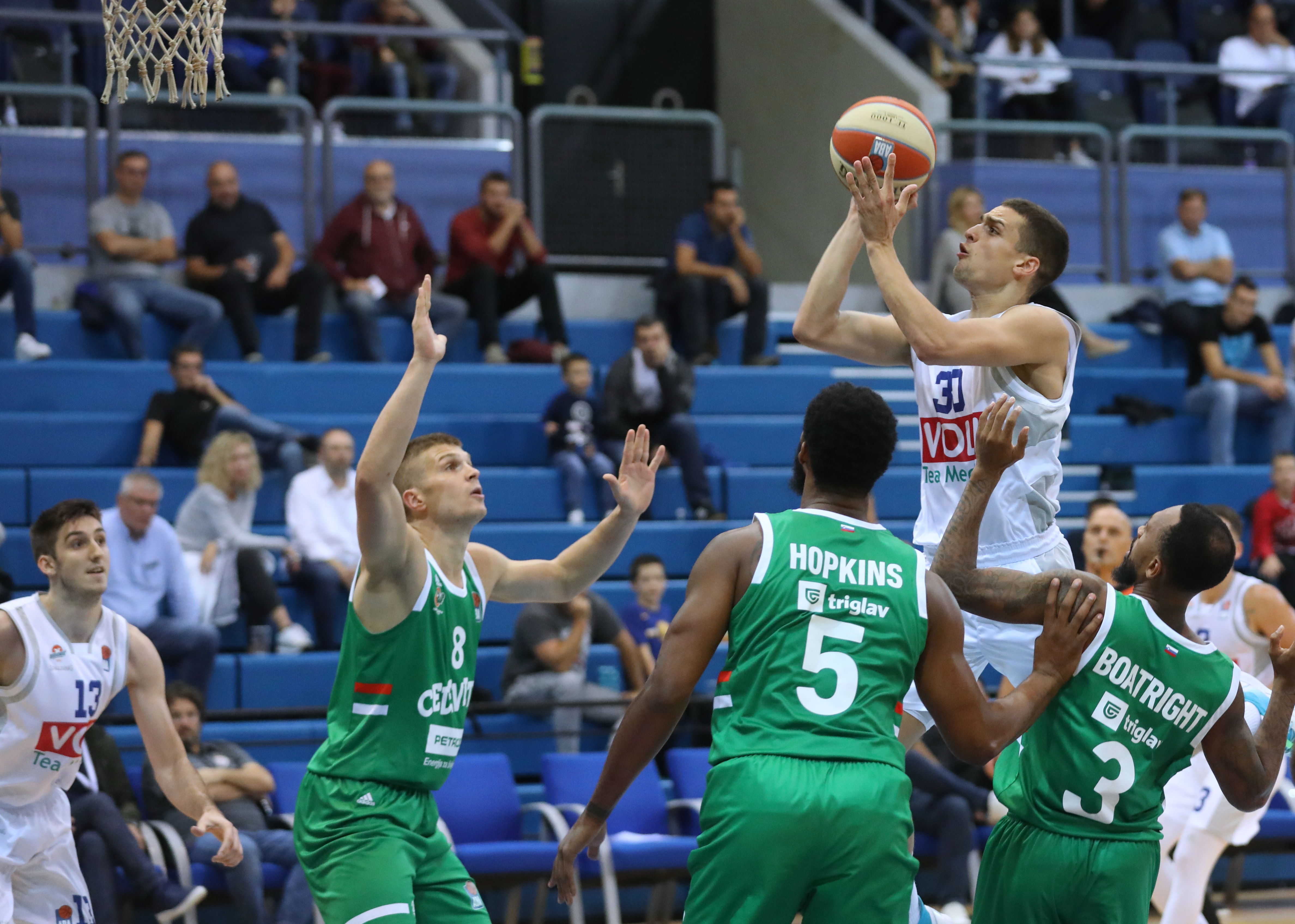 Zagreb, 28.09.2019. - Polufinalni susret Superkupa košarkaške ABA lige u Zagrebu: Budućnost VOLI - Cedevita Olimpija. Na fotografiji Petar Popović (Budućnost). foto HINA/ Lana SLIVAR DOMINIĆ/ lsd