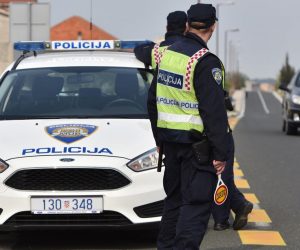 U Vrpolju započela 24-satna akcija nadzora brzine u prometu 03.04.2019., Vrpolje - Temeljem plana organizacije TIPSOL mreze prometne policije drzava Europe odrzava se 24-satna akcija nadzora brzine na podrcju cijele Republike Hrvatske, te jos 20 drzava Europe.
Photo: Hrvoje Jelavic/PIXSELL