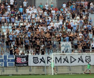 Rijeka: Navijači zadovoljni igrom Rijeke protiv Inter Zaprešića 

03.08.2018., Rijeka, stadion Rujevica - Hrvatski Telekom Prva liga, 02. kolo, HNK Rijeka - NK Inter Zapresic. Navijaci.

Photo: Goran Kovacic/PIXSELL