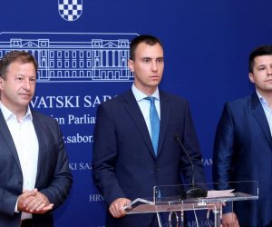 03.09.2019., Zagreb - Na konferenciji za medije odrzanoj u Saboru zastupnici Marin Skibola, Ante Pranic i Tomislav Panenic predstavili su svoj novi klub zastupnika.  
Photo: Patrik Macek/PIXSELL