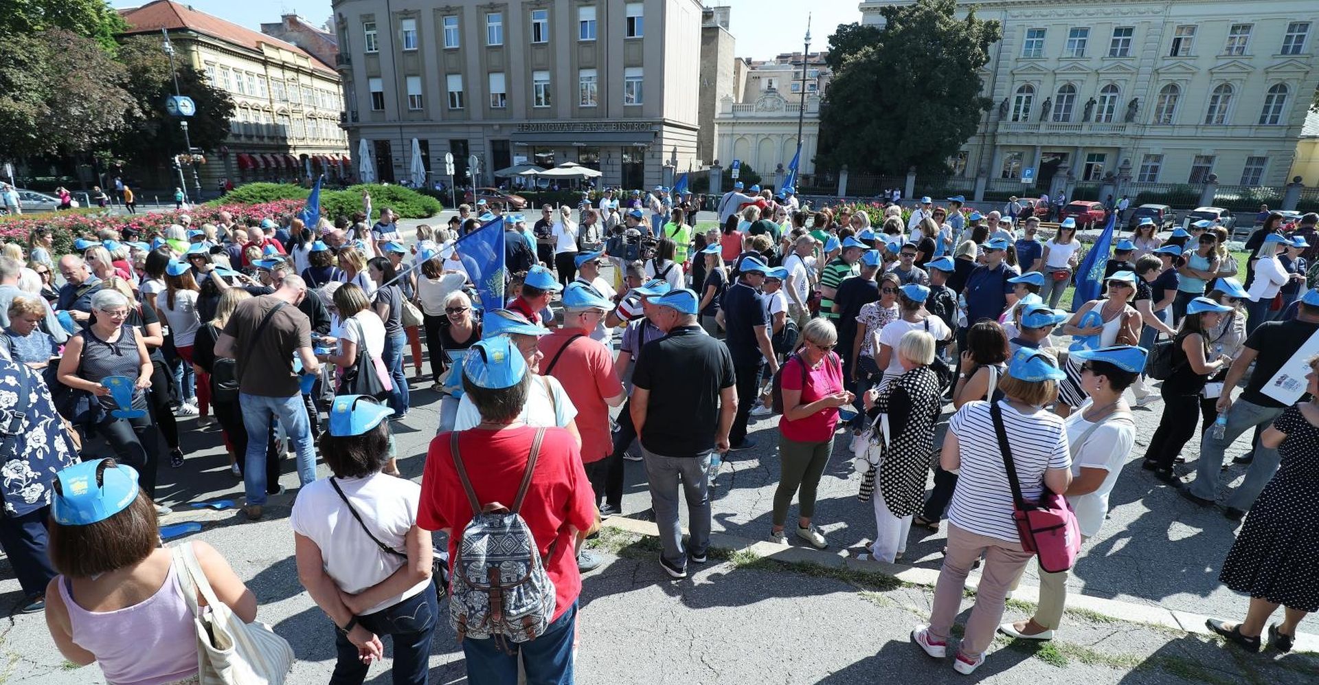 05.09.2019., Zagreb - Prosvjed Sindikata hrvatskih ucitelja i Nezavisnog sindikata zaposlenih u srednjim skolama Hrvatske. Prosvjednici su se okupili na Trgu Republike Hrvatske odakle su krenuli na Trg svetog Marka. Photo: Sanjin Strukic/PIXSELL