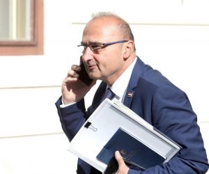 05.09.2019., Zagreb - Vlada RH je u Banskim dvorima odrzala svoju 177. sjednicu. Ministri dolaze na sjednicu. Gordan Grlic Radman, ministar vanjskih i europskih poslova.
Photo: Patrik Macek/PIXSELL