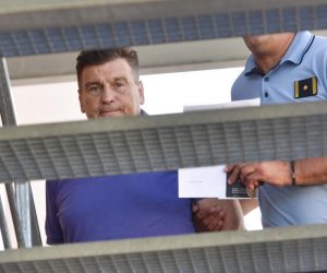 05.09.2019., Velika Gorica - Privodjenje Damira Skare, celnika AK Siget kojeg je zaposlenica prijavila za silovanje, na ispitivanje u Zupanijsko drzavno odvjetnistvo. Photo: Davorin Visnjic/PIXSELL