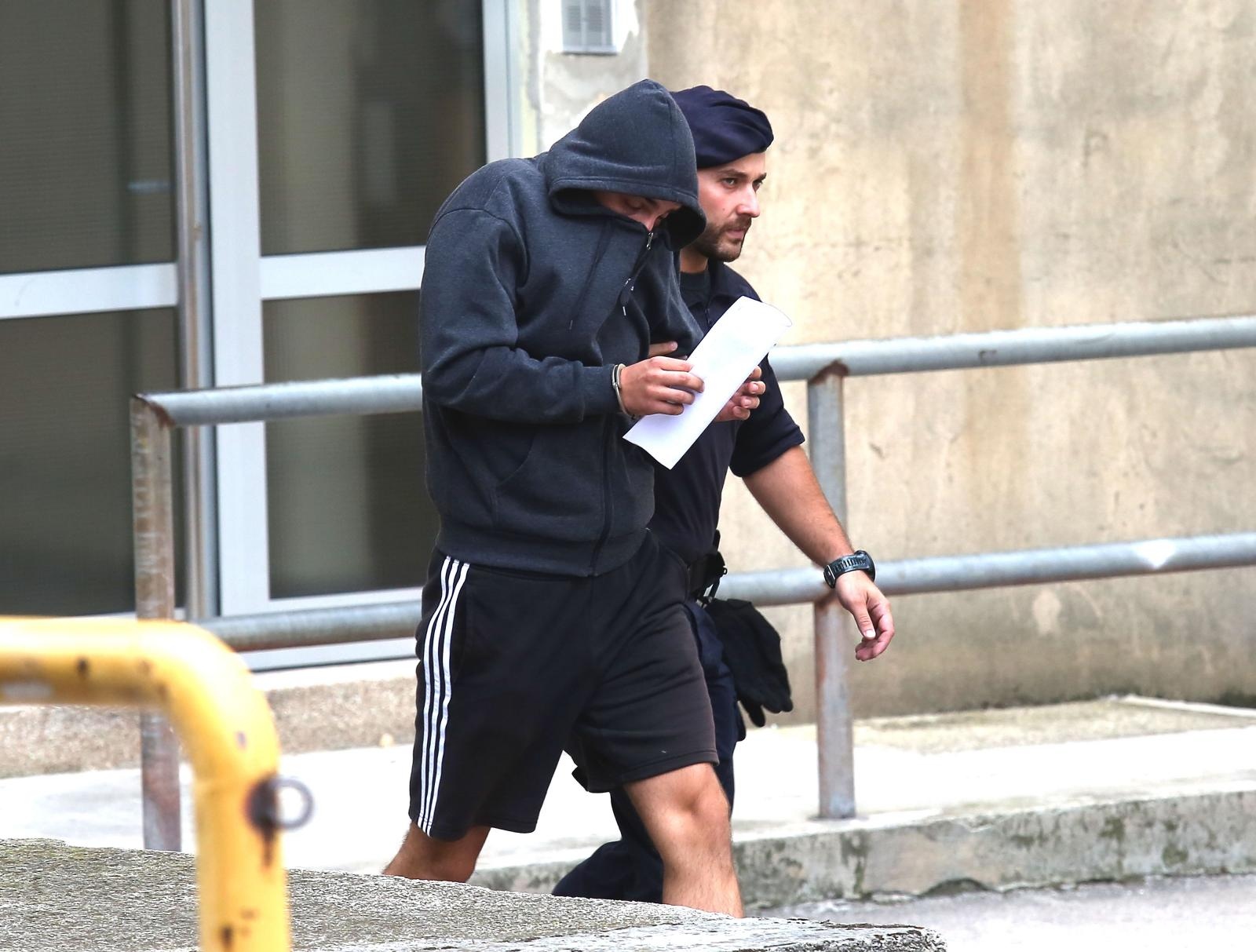 06.09.2019., Sibenik - Privodjenje druge grupe optuzenih za napad u Uzdolju kod Knina. Maskirani napadaci napali su, 21. kolovoza, ljude u kaficu Petko koji su gledali utakmicu doigravajna Lige prvaka izmedju Young Boysa i Crvene zvezde. Photo: PIXSELL