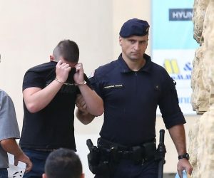 06.09.2019., Sibenik - Privodjenje druge grupe optuzenih za napad u Uzdolju kod Knina. Maskirani napadaci napali su, 21. kolovoza, ljude u kaficu Petko koji su gledali utakmicu doigravajna Lige prvaka izmedju Young Boysa i Crvene zvezde. Photo: PIXSELL